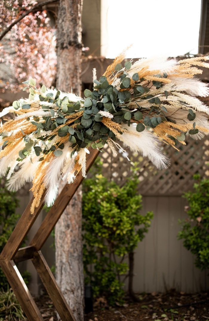 Seeded Eucalyptus Garland (SAMPLE) – Wedding Flowers For Rent