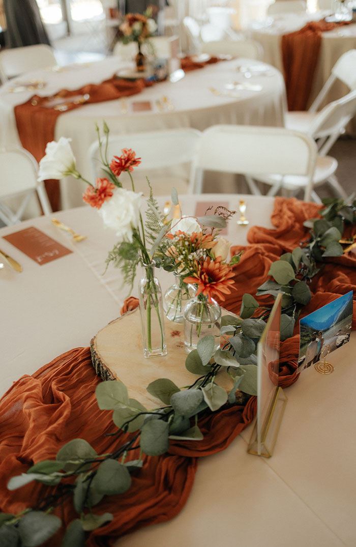 Centerpieces & Table Runners - All About You Rentals